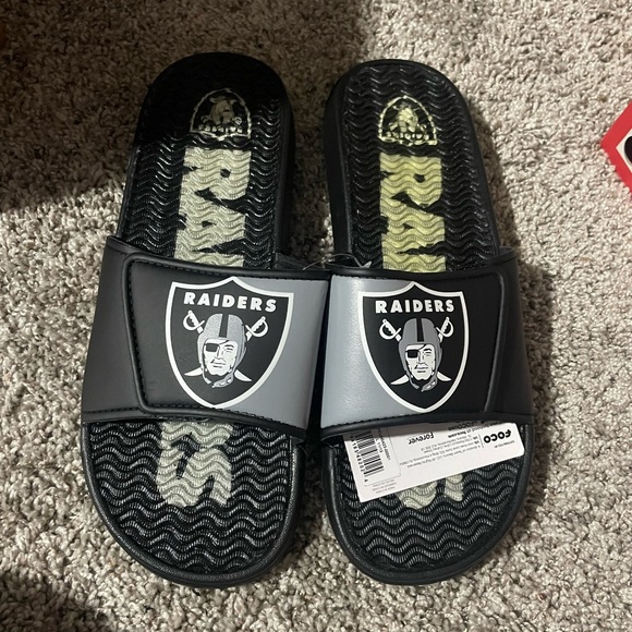Men Raiders Slide Sandals - Black - Picture 1 of 3